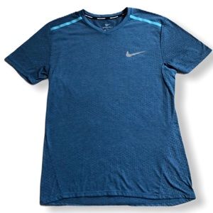 NIKE Dry-Fit Breathe T-shirt